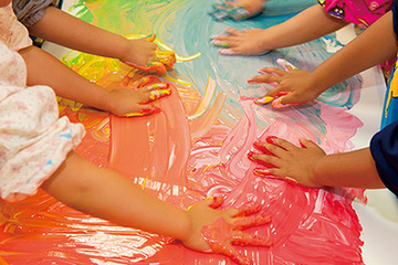 ぺんてる、安全性の高い「ゆびえのぐ」発売 画像