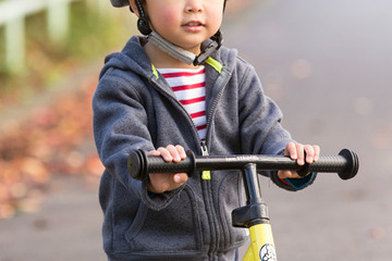 品質とデザインにこだわったキッズ用自転車ヘルメット 画像