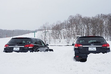 車が雪で埋没、マフラー周りを除雪して…一酸化炭素中毒に注意 画像