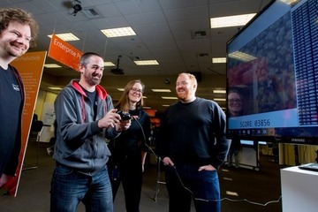 Microsoft「マインクラフト」で人工知能の学習能力を研究 画像