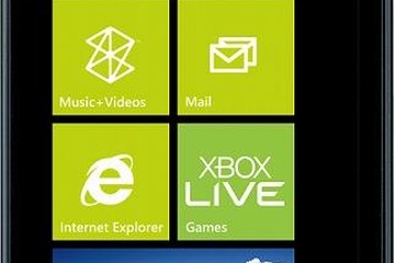KDDI、日本初のWindows Phone搭載スマホ「IS12T」8/25発売 画像