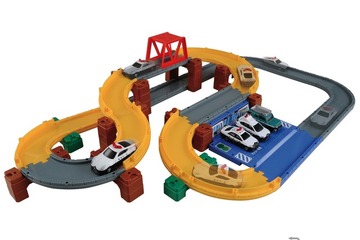 トミカ初、約10秒で発進可能な充電式自動走行モデル 画像