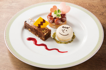 チャーリー・ブラウンをイメージ「PEANUTS のティータイム」帝国ホテル4/25まで 画像