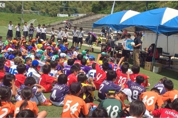 ミニストップ、サッカーボールでフェアトレード啓発 画像