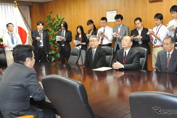 枝野経産相「リストラなくして支援なし」を改めて強調 画像