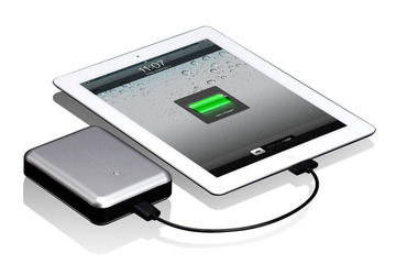 iPhoneなら5-6回フル充電可能、大容量モバイルバッテリー 画像