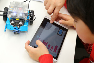 子どものネット時間を“プログラミング時間”に変える「mBot」の魅力 画像