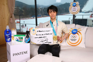 羽生結弦「一番最初にメダルをかけたのは母でした」…P＆G ジャパン 画像