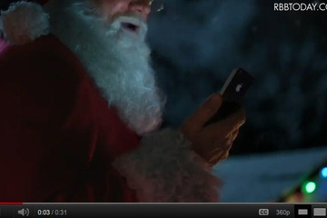 サンタクロースがiPhone 4SのSiriをアピール…XmasアップルCM 画像