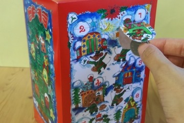 2018年クリスマス「アドベントカレンダー募金箱」で食糧支援 画像