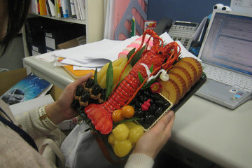 iPadと迎えるお正月、強烈デコレーションケース「厳選おせち for iPad」 画像