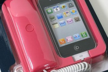 iPhoneが固定電話に変身する「Phone×Phone」登場 画像