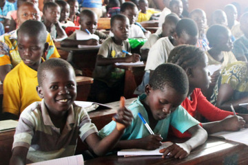 書き損じはがき・切手を送って、難民の子どもに文房具を12/1-1/31 画像