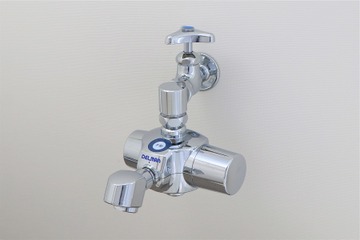 非接触で手洗いできる、学校向け自動水栓…コロナ禍で増産 画像