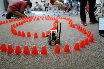 スキル習得と実践を行き来、グローカルな価値創造ができる人材を育成 画像