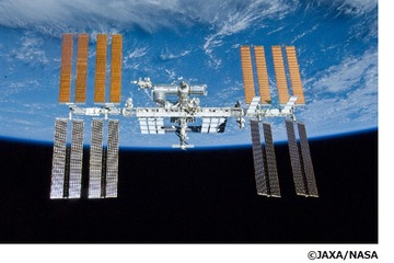 星出宇宙飛行士の「無重力ライブ授業」フワちゃんと生交信 画像