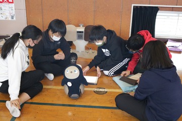 本牧南小学校「LOVOT」でプログラミング授業…9割が興味増 画像
