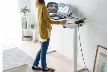 家庭でも使える電動昇降デスク発売…リマインダー機能付き 画像