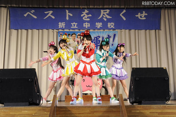 ももクロ、仙台の中学校を突撃訪問し生徒と共同作業 画像