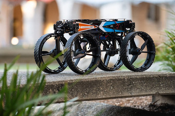 8つの形態に変形するロボット「M4」Caltech研究者ら開発 画像