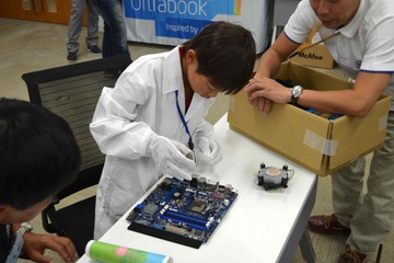 インテルで小学生がインターン、パソコンの組み立てやテレビ会議を体験 画像