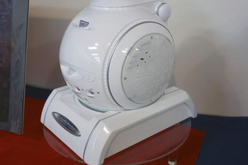 【おもちゃ見本市】6万個の星や動画が楽しめる家庭用プラネタリウム 画像