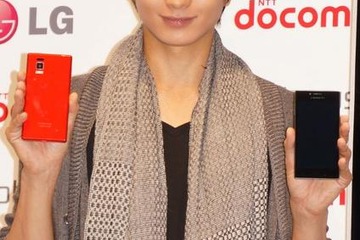ドコモ2012秋モデル「日本仕様をすべて盛り込んだ自信作」…向井理が登場 画像