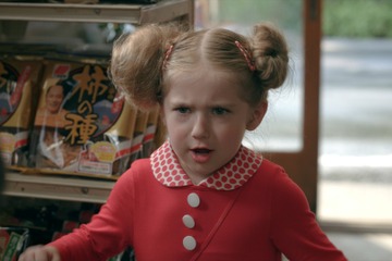 おつかいチャレンジがグローバルに「ごめんなすって〜」…三幸製菓の新CM 画像