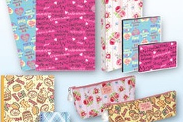 ガールズ世代向けROSE HIPSシリーズ、ノートからLED付パスケースまで 画像