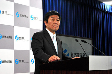 茂木敏充経済産業相、2012年度補正予算でEVスタンドを10万か所に新設 画像