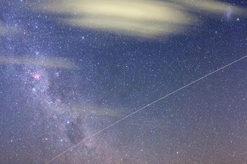 ISSと天の川が綴る南半球の夏の夜空と海…NASA 画像