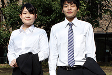 就活に「勝ちシャツ」熊本学園大生らが地元百貨店と共同開発　 画像