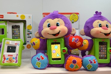 【東京おもちゃショー2013】知育アプリと連動するぬいぐるみ「iモンキー」 画像