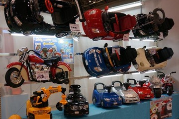 【東京おもちゃショー2013】2000GTやフェアレディZなど、大人にも響く電動バッテリーカー 画像