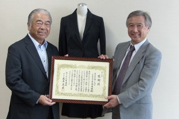 ワールド、被災地女子学生らにリクルートスーツを無償提供 画像