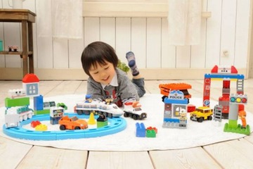 慶大と日立がバンダイのブロック玩具を共同開発、7/13発売 画像