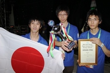 金沢工業大学がロボコンで世界一に輝く 画像