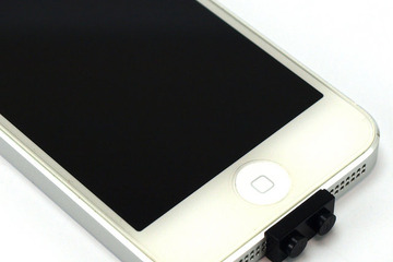 レゴでiPhoneスタンドが作れるLightningポートキャップ、予約開始 画像