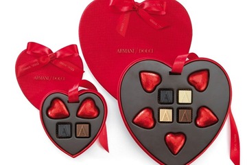 アルマーニドルチのバレンタインは、ブランド初のハート型 画像