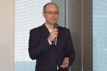 デジカメ写真をiPhoneに直接転送、Eye-Fi新製品＆値下げ発表 画像