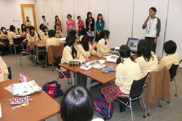 ヤフーと品川女子学院、コラボ授業で検索サービスの開発を目指す 画像