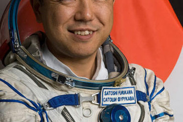 古川聡宇宙飛行士、宇宙で風船の割れ方や氷の溶け方を実験 画像