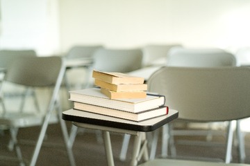 【学校ニュース】神大が俳句作品募集、大正大が文学部日本文学科を設置など 画像