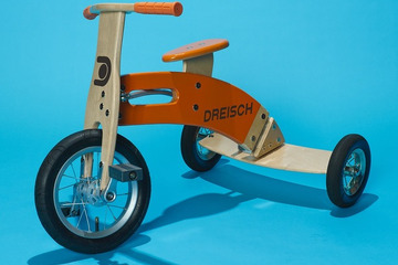 「傾きを学ぶ」自転車を乗るまえに通過したい、子ども用の三輪車 画像