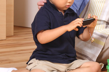 乳幼児のスマホ利用は1週間に1回以上、MMD研究所が発表 画像