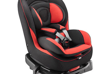 アップリカ、新生児から使えるチャイルドシートを発売 画像