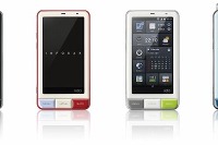 iidaブランドのauスマートフォン「INFOBAR A01」6/30発売 画像
