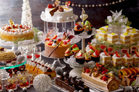 究極のケーキをプチサイズで楽しめるクリスマスブッフェ、ホテルニューオータニ大阪 画像
