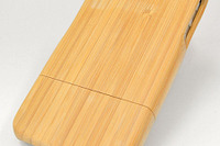 iPadやiPhone 4を和風に装う竹製のハードケース 画像