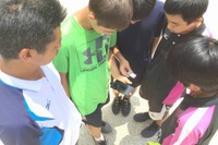 紫外線から生徒を守れ、沖縄公立中がウェアラブルデバイス「QSun」導入 画像